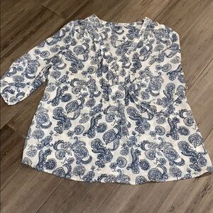 5 for $25 A Pea in the Pod paisley blouse navy white cream